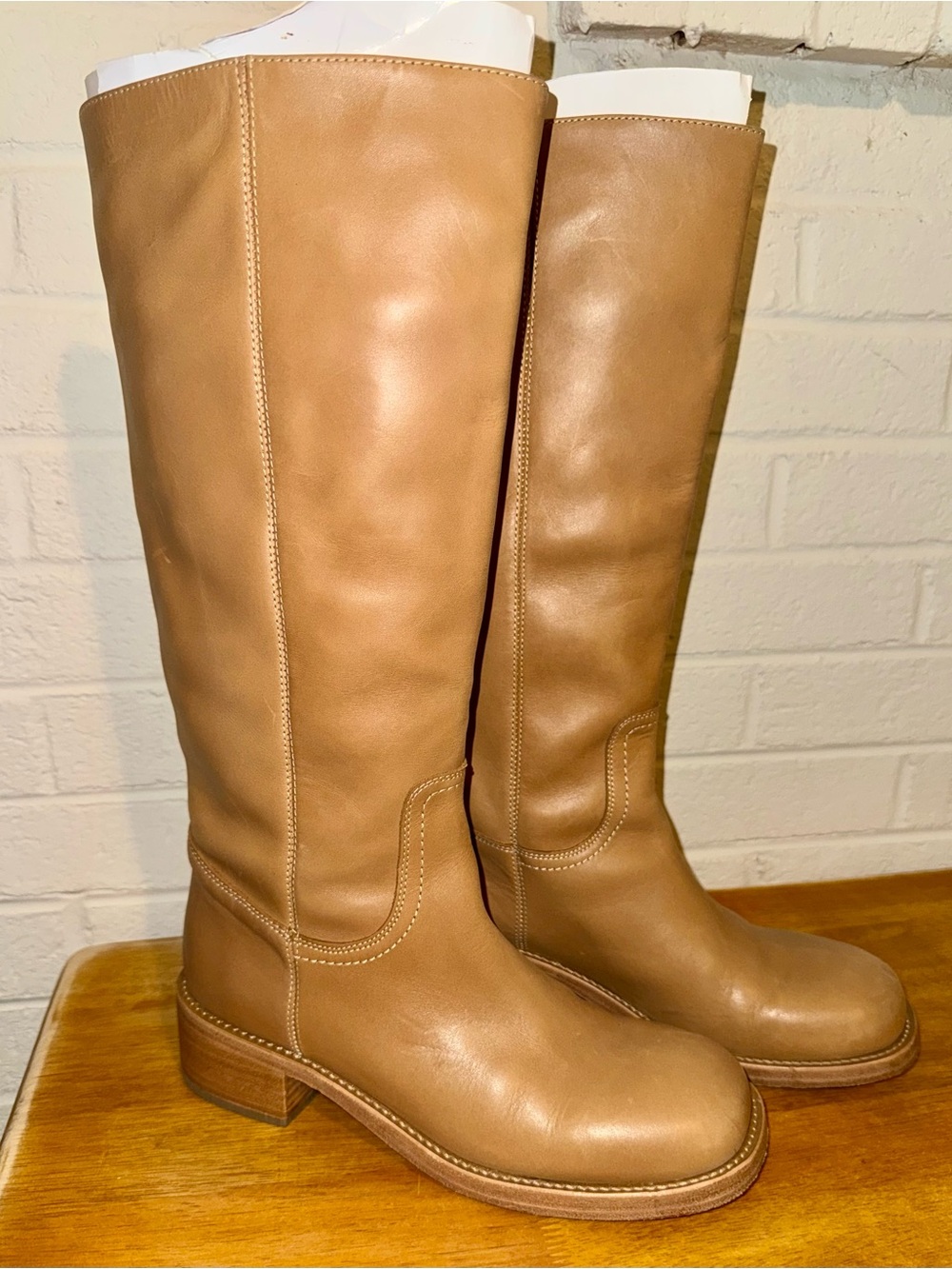 Steve Madden Riggs Knee High Boots in Banana Leather color size 9